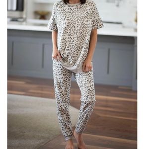 Mittoshop Leopard Lounge Set